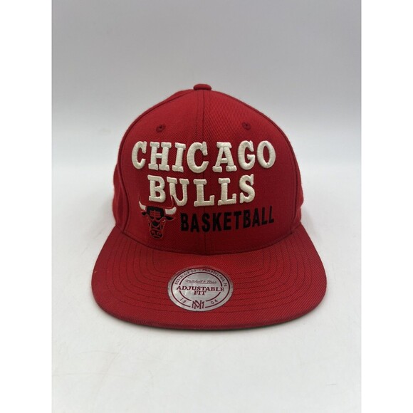 Chicago Bulls Mitchell & Ness SnapBack Hat - Picture 1 of 8